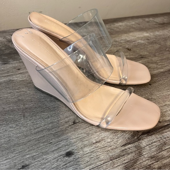 Clear two-strap nude wedges - Picture 2 of 10